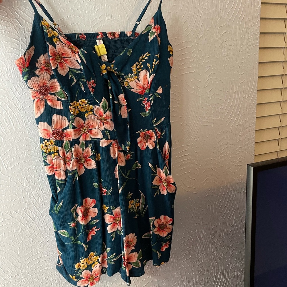 Super cute romper!!